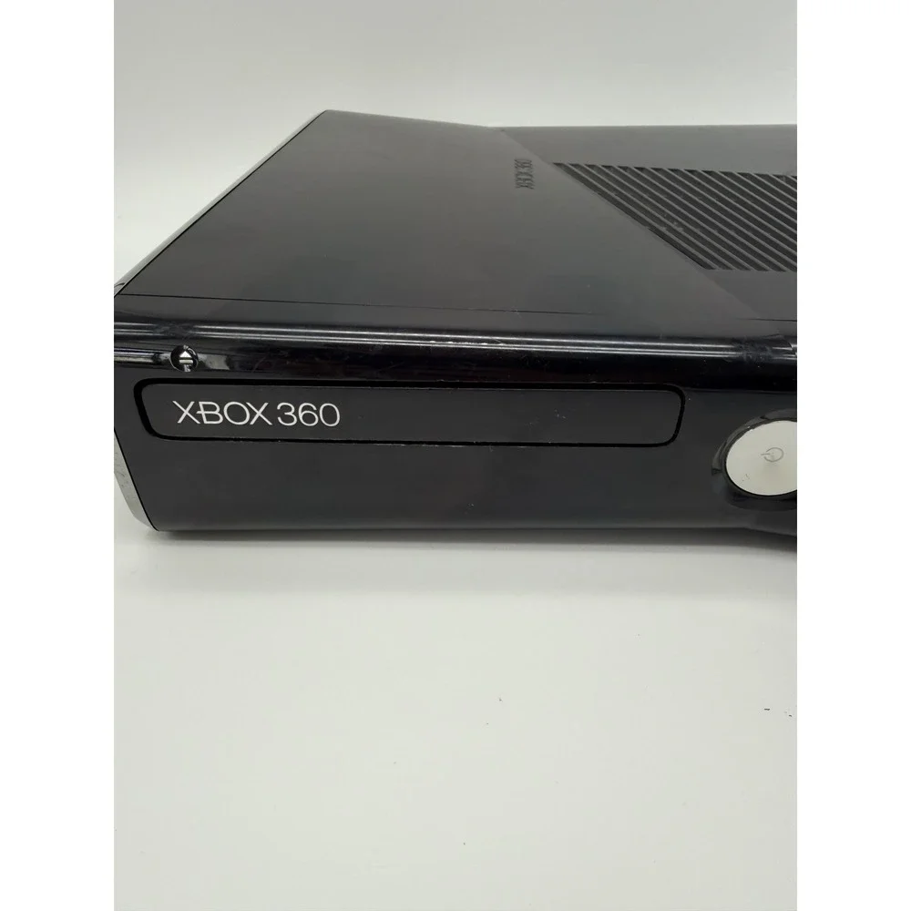 Microsoft Xbox 360 S 250GB Gloss Black Console Model 1439 with Kinect Bundle